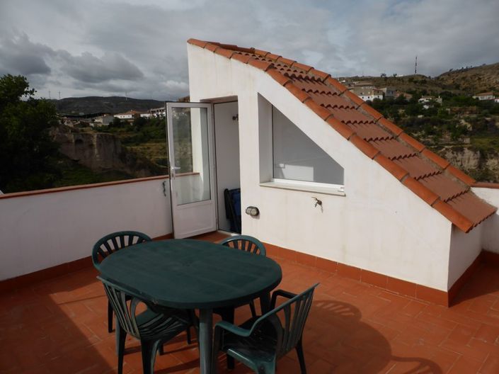 Image No.13-1 Bed Property for sale