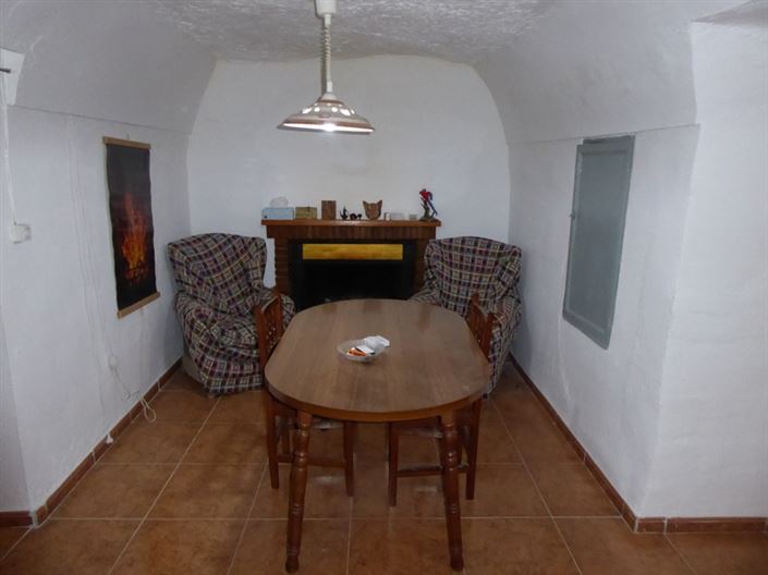 Image No.13-7 Bed House for sale