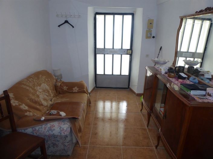 Image No.17-7 Bed House for sale