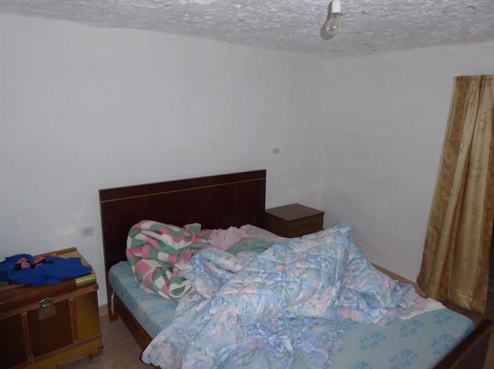 Image No.19-7 Bed House for sale