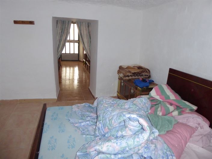 Image No.21-7 Bed House for sale