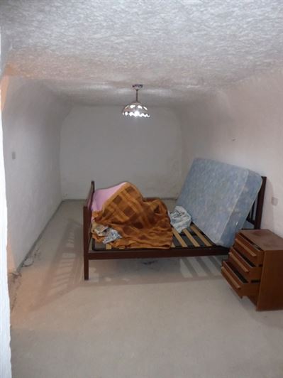 Image No.24-7 Bed House for sale