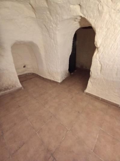 Image No.21-3 Bed House for sale