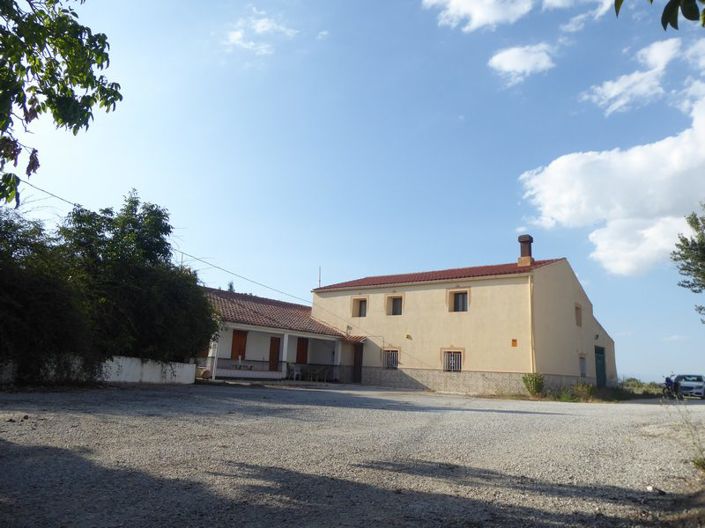 Image No.16-7 Bed Property for sale
