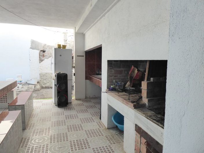 Image No.27-7 Bed Property for sale