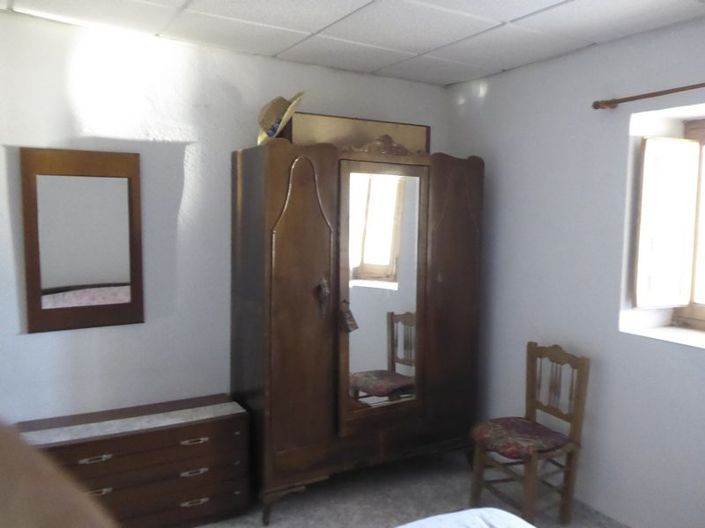 Image No.48-7 Bed Property for sale