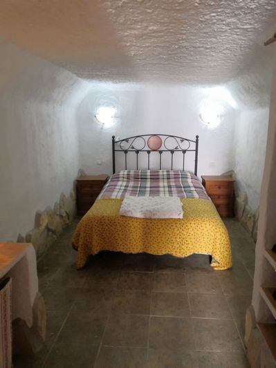 Image No.13-4 Bed House for sale