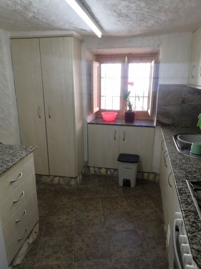 Image No.15-4 Bed House for sale