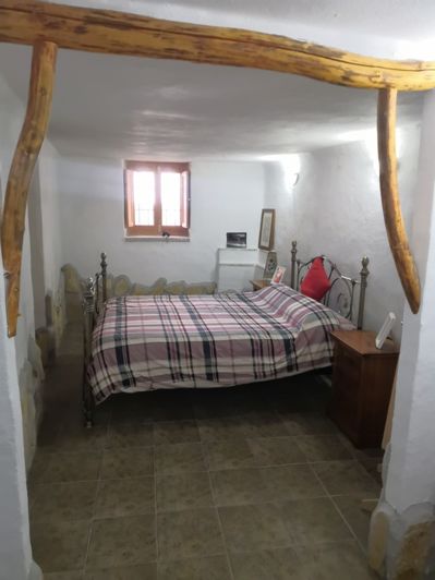 Image No.21-4 Bed House for sale