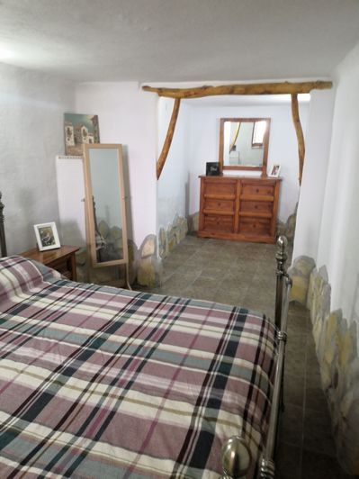 Image No.22-4 Bed House for sale