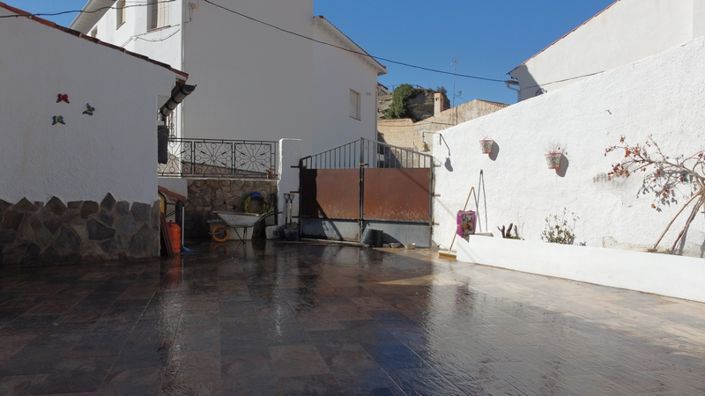 Image No.5-4 Bed House for sale