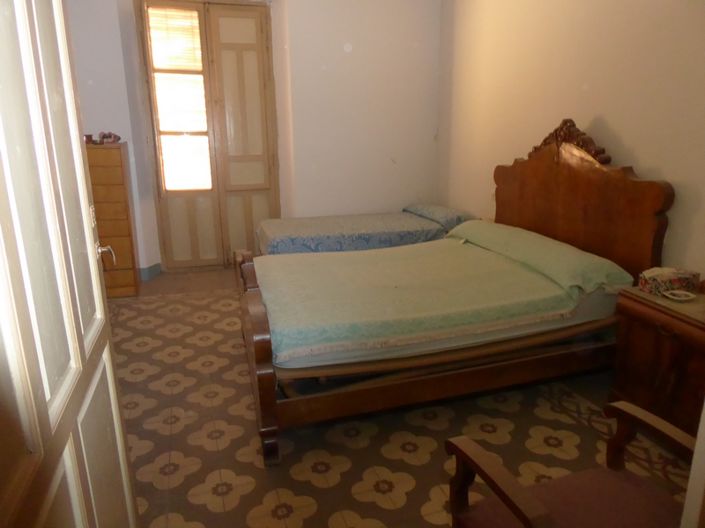 Image No.22-10 Bed Property for sale