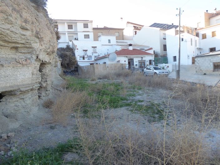 Image No.9-6 Bed House for sale