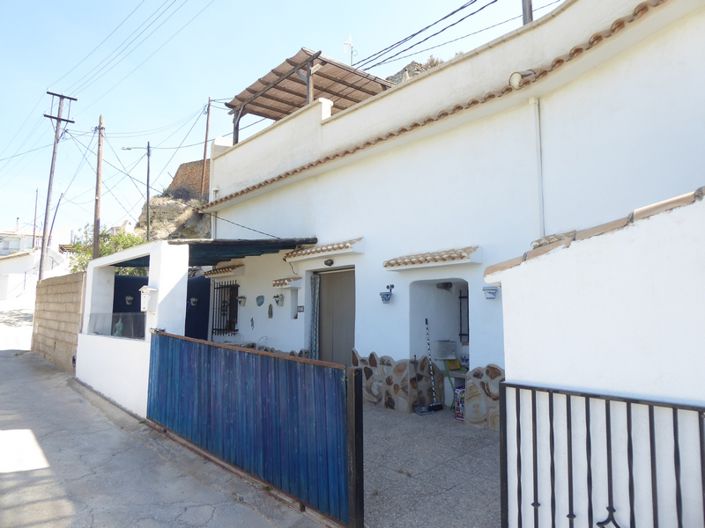 Image No.6-3 Bed House for sale