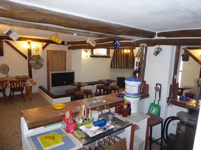 Image No.17-7 Bed Property for sale