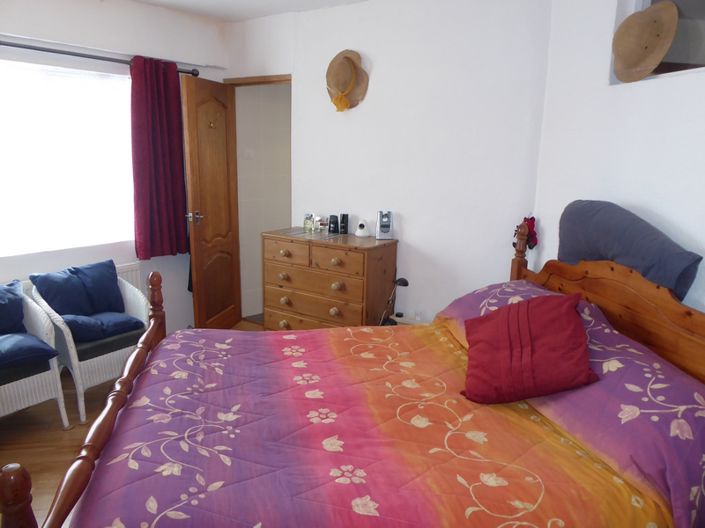 Image No.23-7 Bed Property for sale