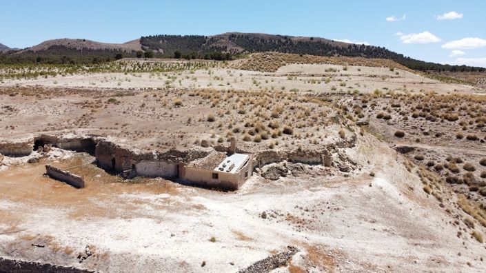 Image No.3-6 Bed House for sale