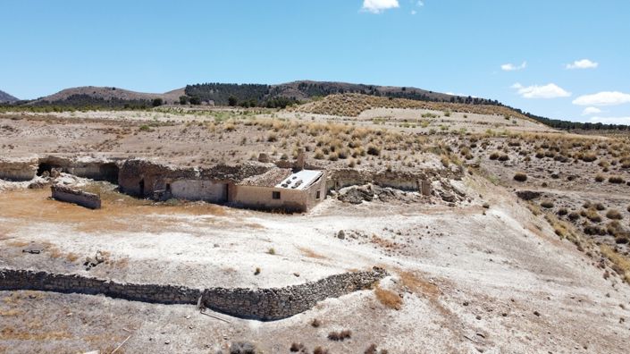 Image No.21-6 Bed House for sale