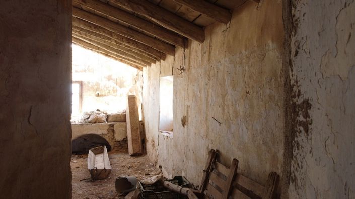 Image No.8-6 Bed House for sale