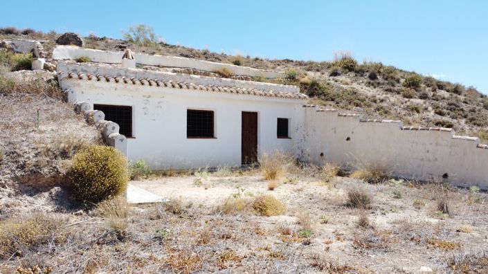 Image No.16-5 Bed House for sale