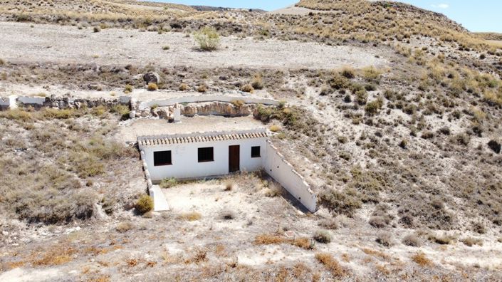 Image No.4-2 Bed House for sale