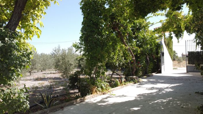 Image No.12-6 Bed Property for sale