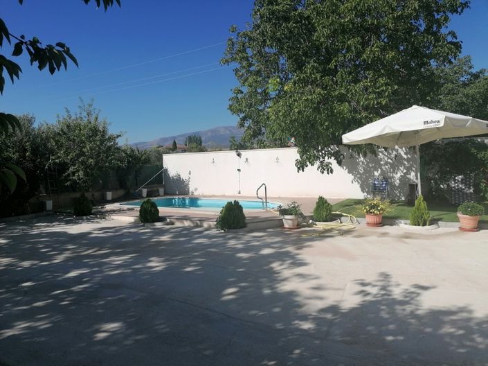 Image No.21-6 Bed Property for sale