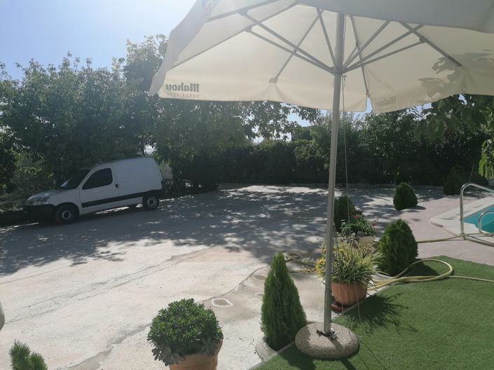 Image No.24-6 Bed Property for sale