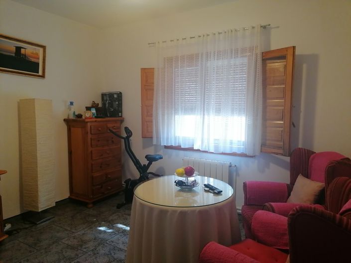 Image No.32-6 Bed Property for sale