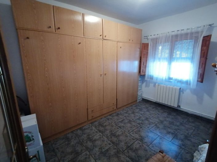 Image No.34-6 Bed Property for sale