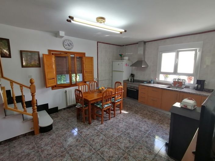 Image No.35-6 Bed Property for sale