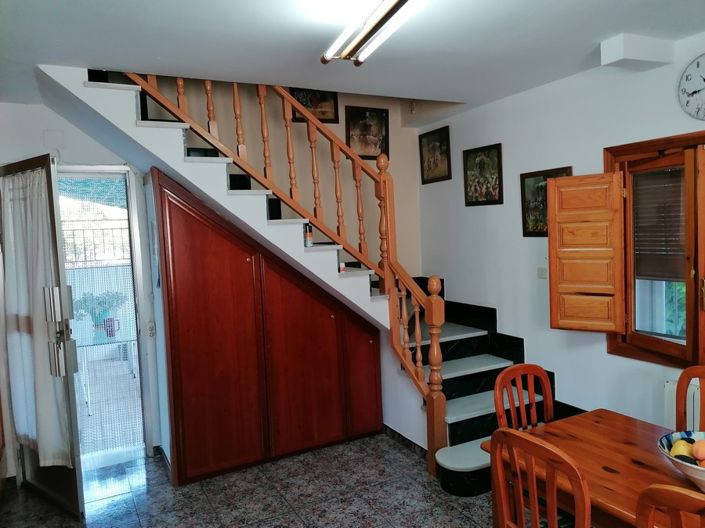 Image No.37-6 Bed Property for sale