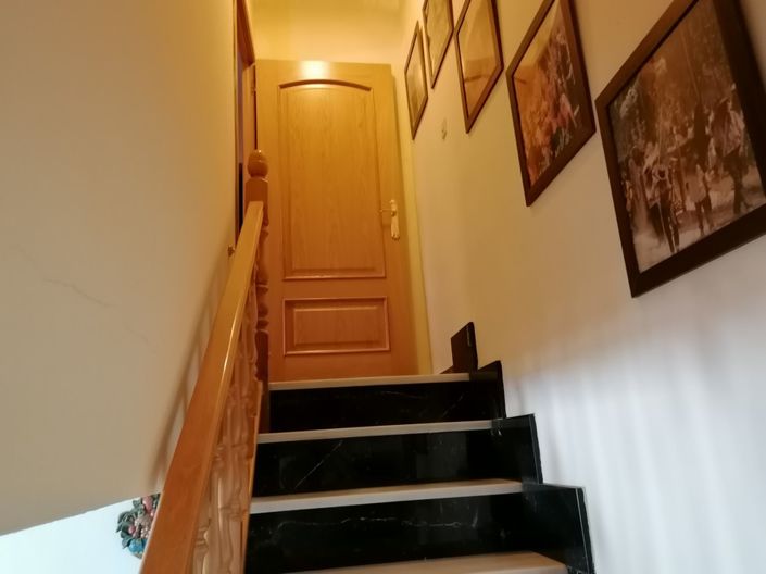 Image No.41-6 Bed Property for sale