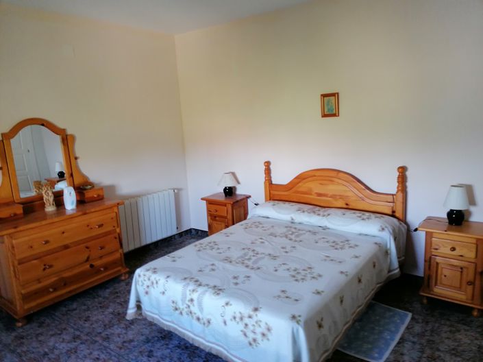 Image No.49-6 Bed Property for sale