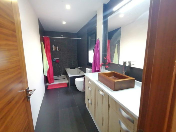 Image No.22-3 Bed Property for sale