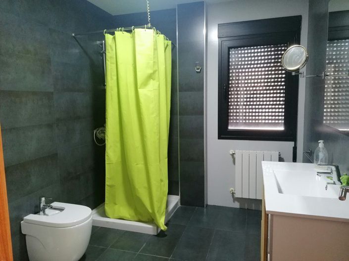 Image No.25-3 Bed Property for sale