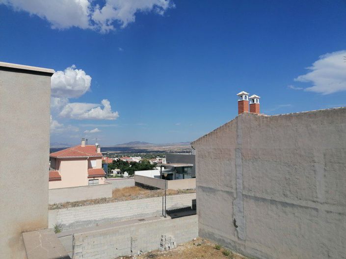 Image No.30-3 Bed Property for sale