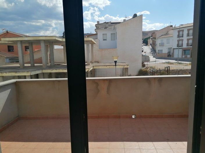 Image No.38-3 Bed Property for sale