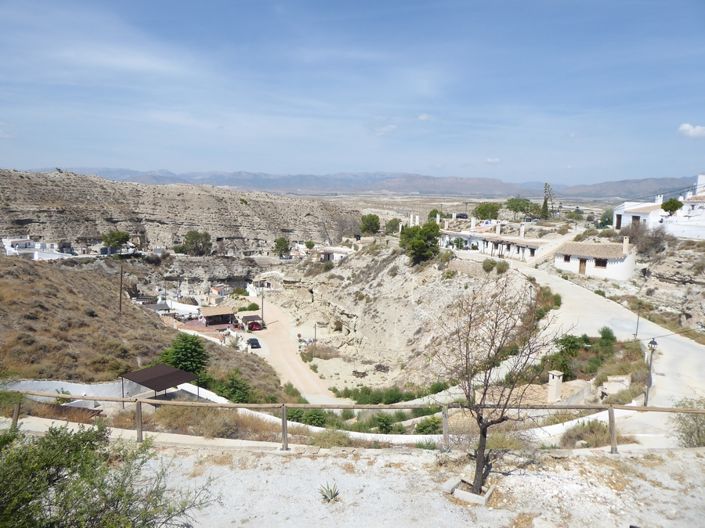 Image No.3-4 Bed House for sale