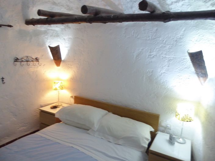 Image No.21-4 Bed House for sale