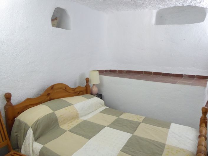 Image No.40-4 Bed House for sale