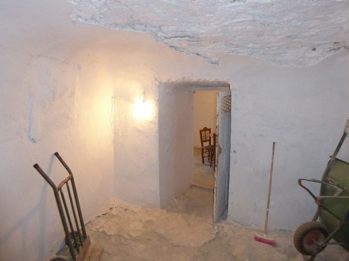 Image No.17-5 Bed House for sale