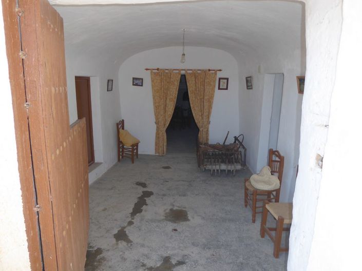 Image No.8-5 Bed House for sale