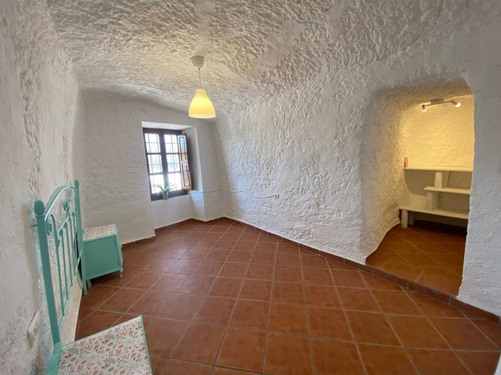 Image No.11-3 Bed House for sale