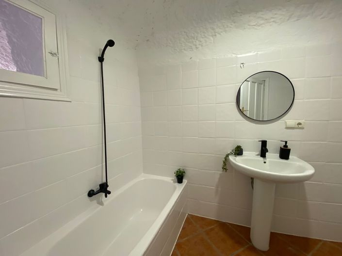 Image No.14-3 Bed House for sale