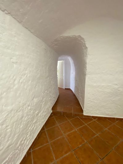 Image No.17-3 Bed House for sale