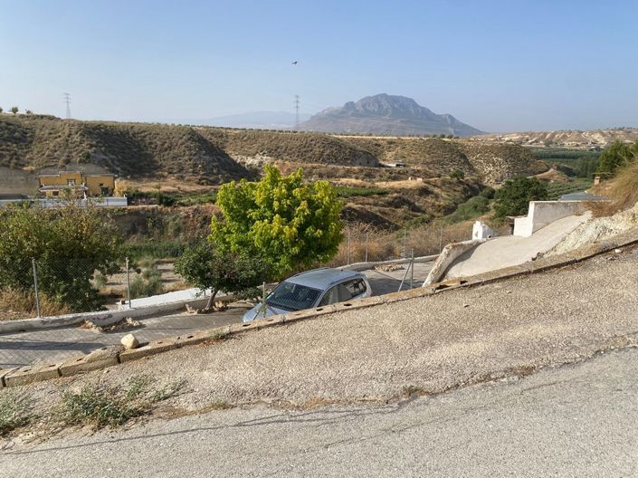 Image No.6-3 Bed House for sale