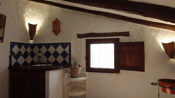 Image No.24-3 Bed Property for sale