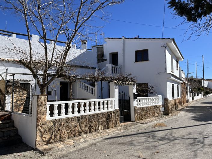 Image No.2-6 Bed House for sale