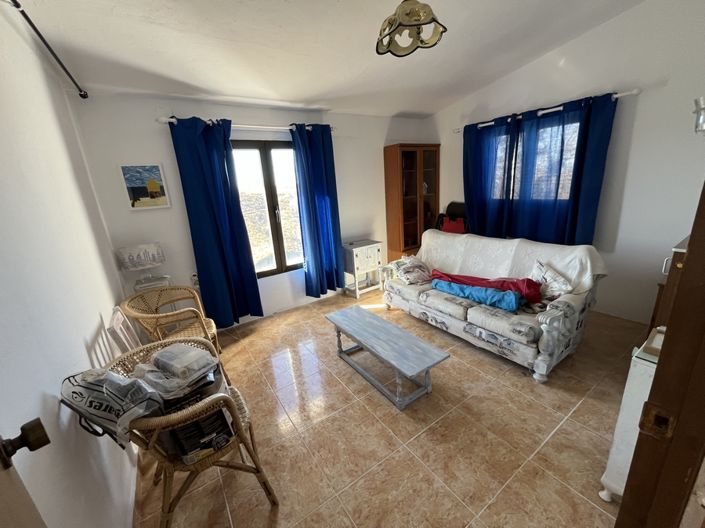 Image No.17-6 Bed House for sale